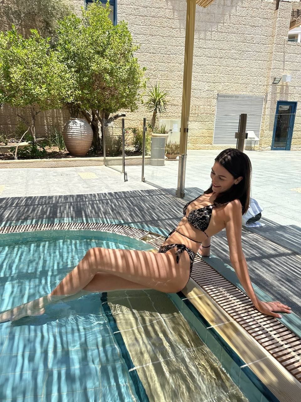 בלה אישה נשית בת 28 -בתל אביב
