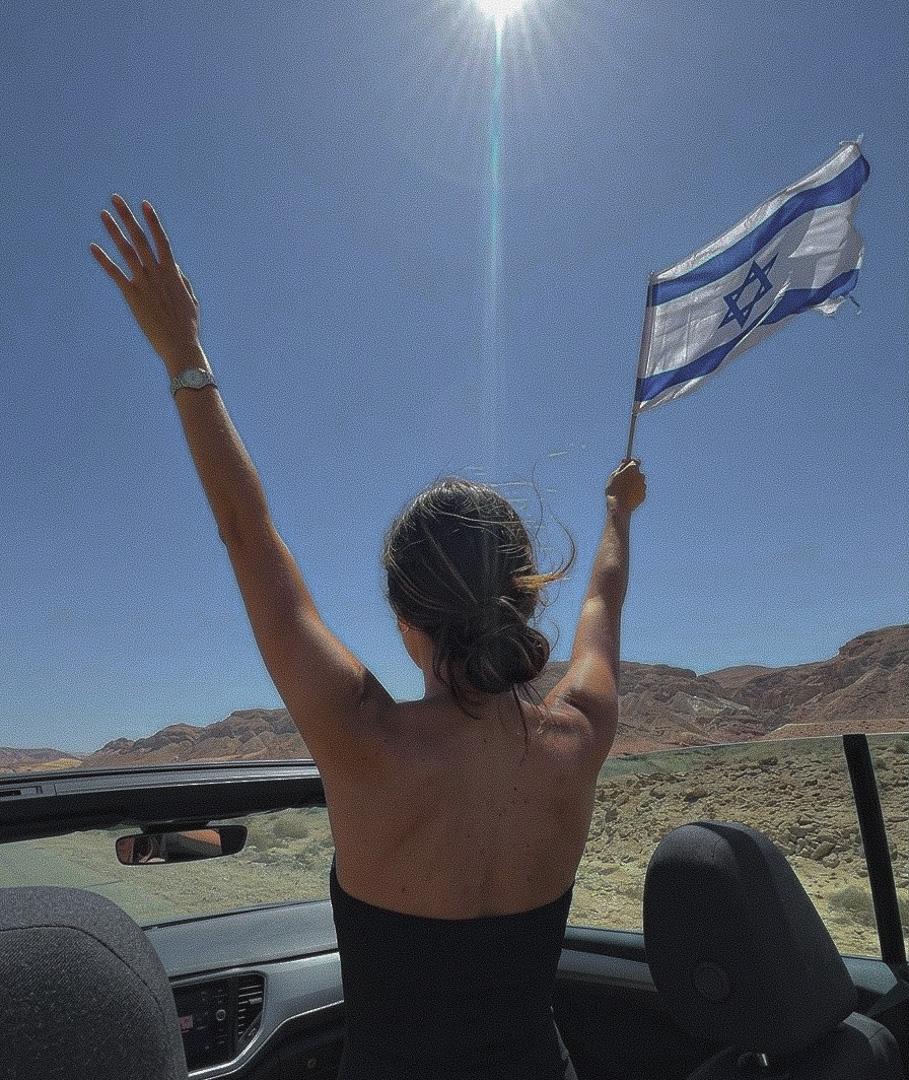 בתל אביב – אישה מטריפה
