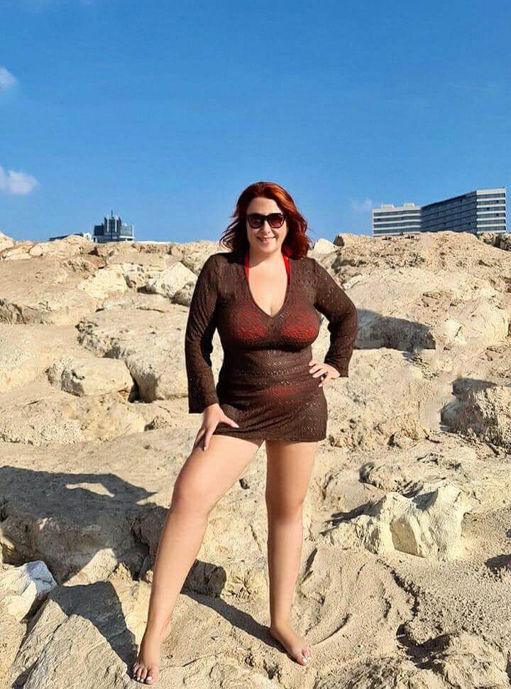 בתל אביב – מבנה גוף סקסי בחורה מתוקה