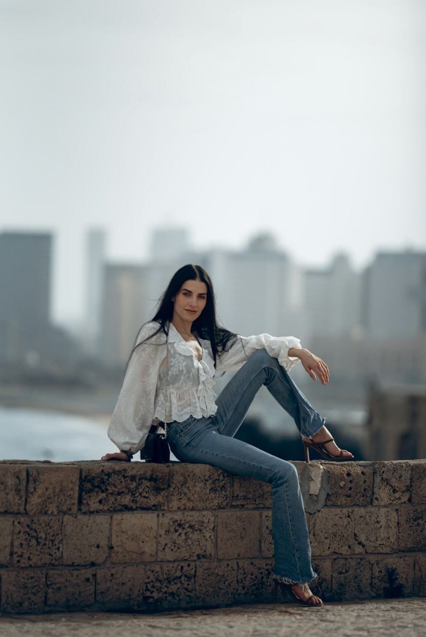 ליזה- בתל אביב בת 25 חטובה מעסה מבינה עניין