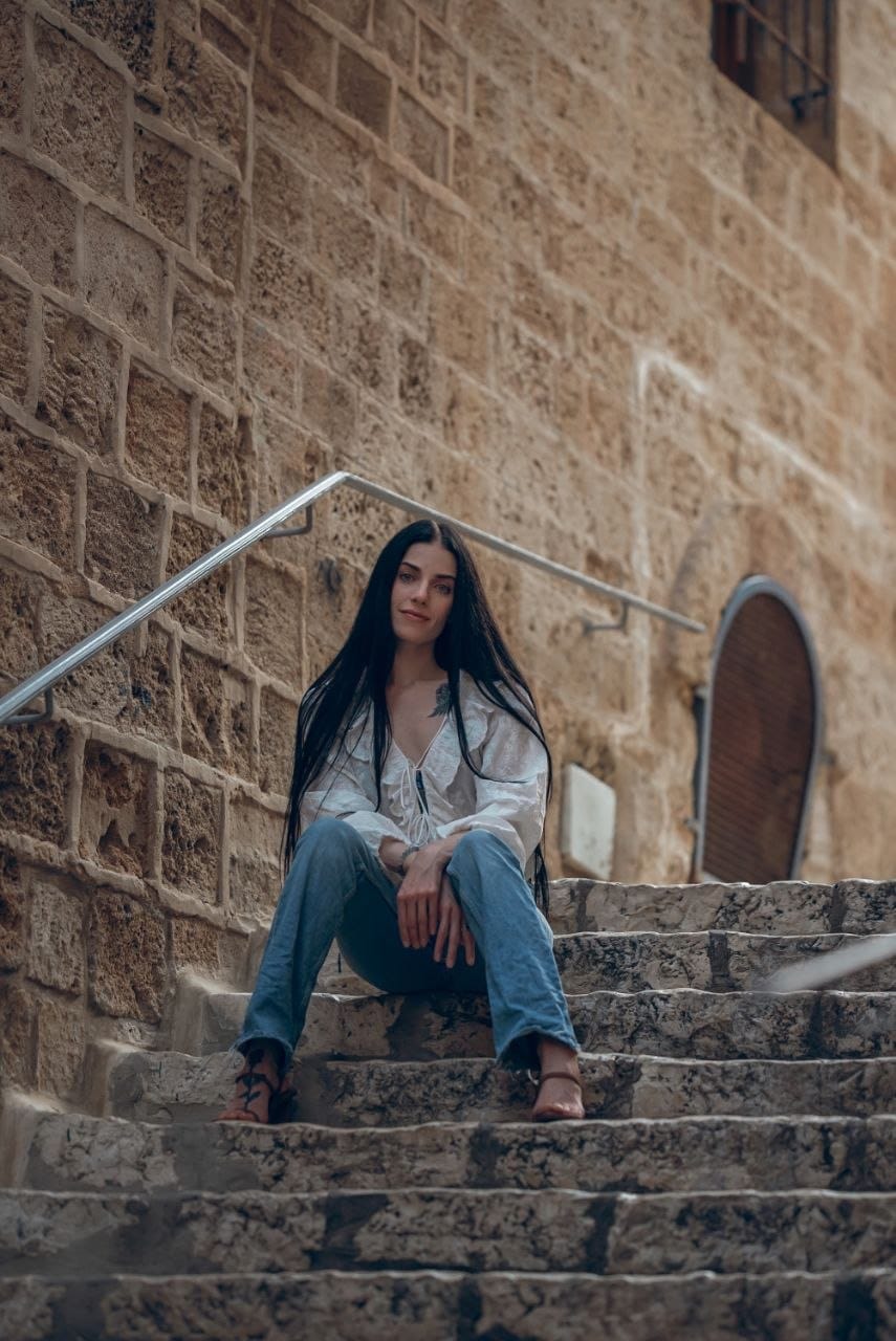 ליזה- בתל אביב בת 25 חטובה מעסה מבינה עניין