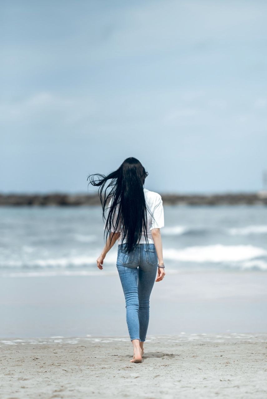 ליזה- בתל אביב בת 25 חטובה מעסה מבינה עניין