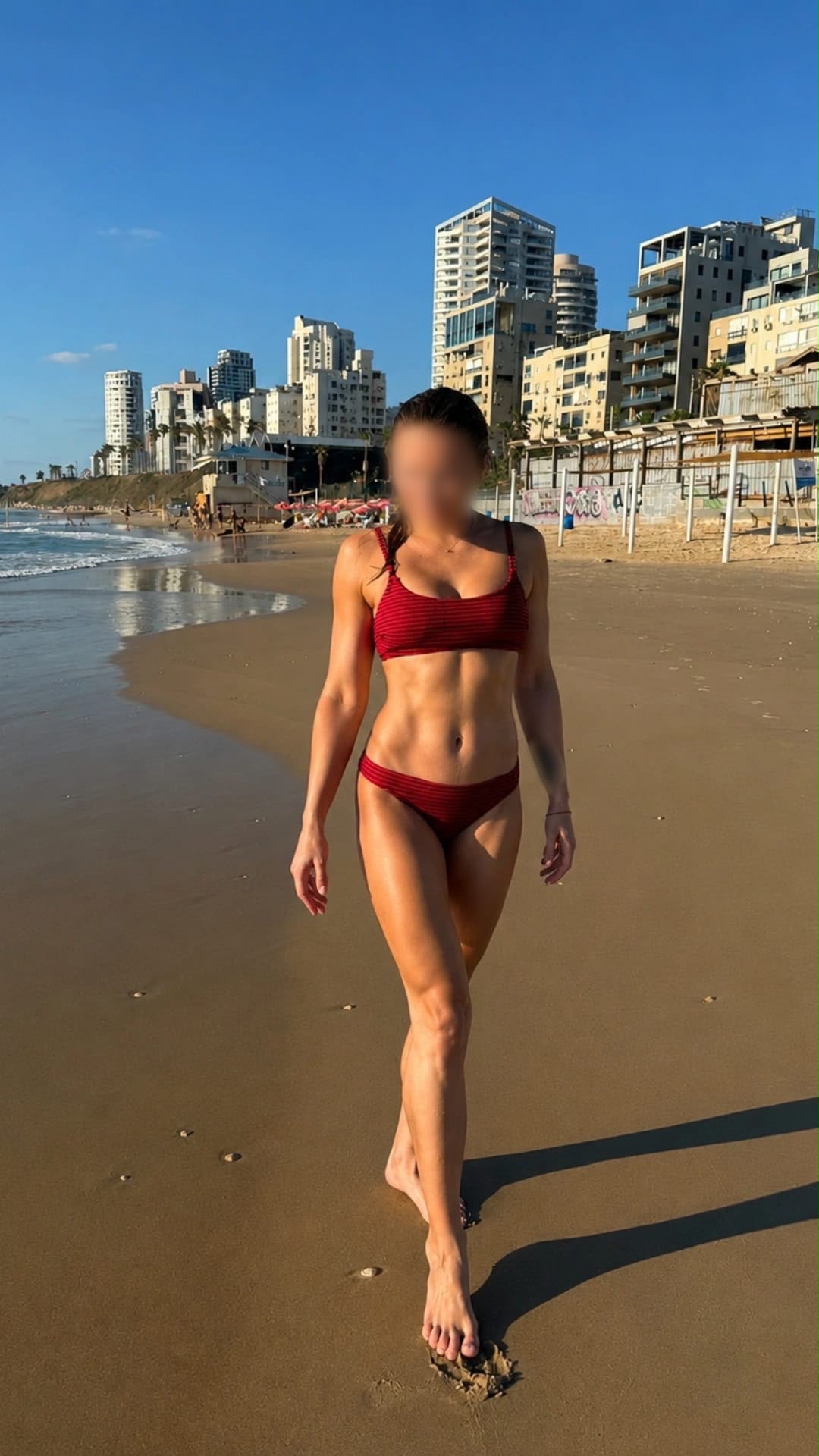 לרה-מסאזיסטית יפיפיה רזה בלונדה-בירושלים