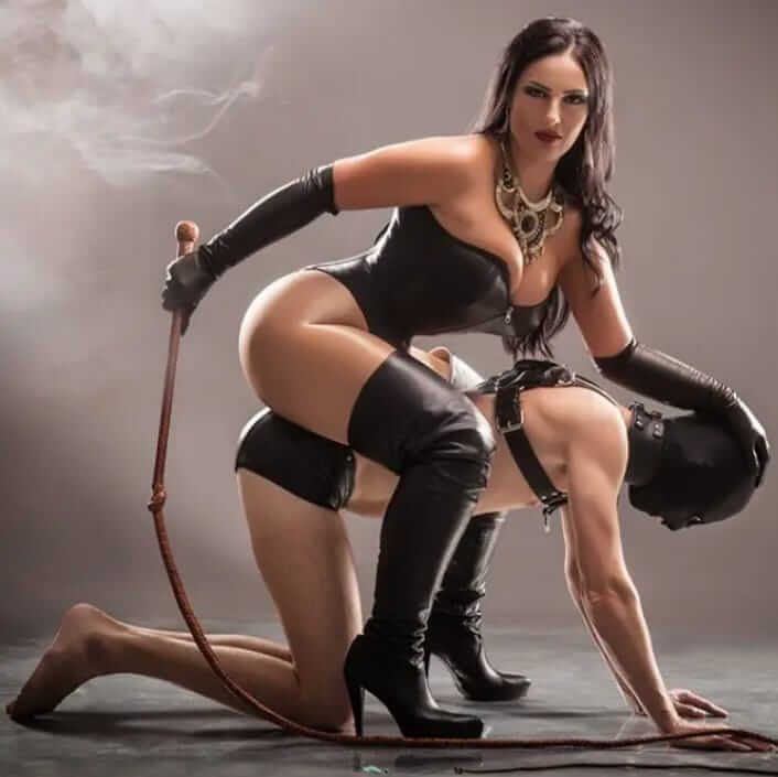 מלכת סאדו BDSM -מארחת מהממת – ראשון לציון
